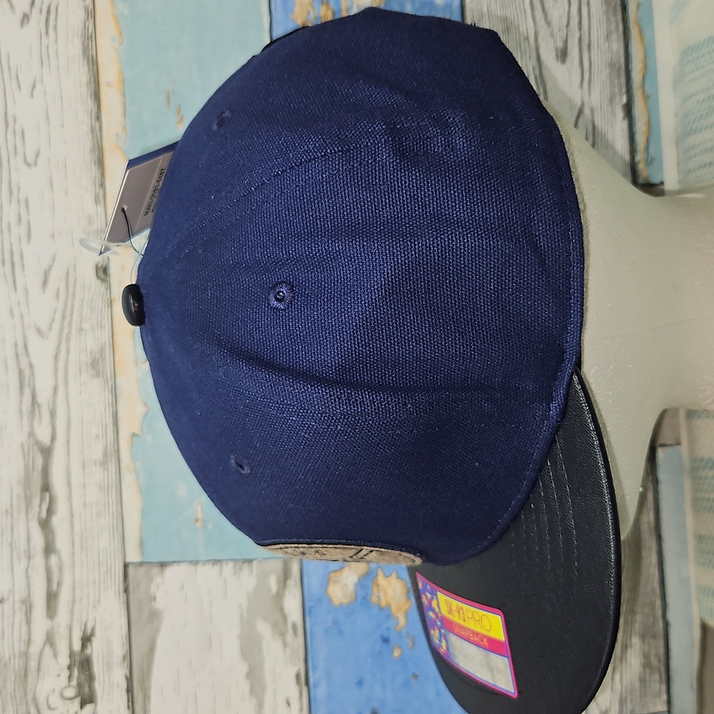 Manchester City CITYZENS Hat SnapBack - Picture 3 of 11